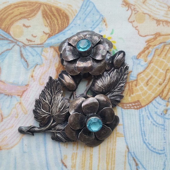 🌙Huge Sterling Blue Rhinestone Flower Brooch - Picture 3 of 15